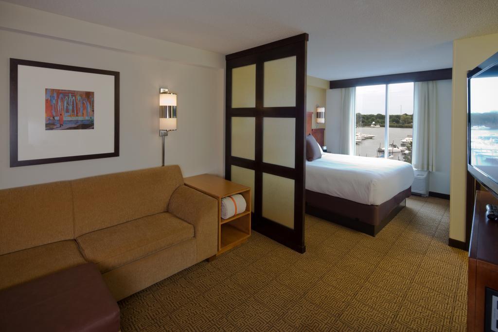 Hyatt Place Long Island East End Риверхед Экстерьер фото